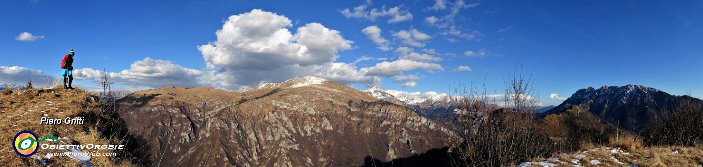 04 In vetta al Vaccareggio (1474 m) .jpg